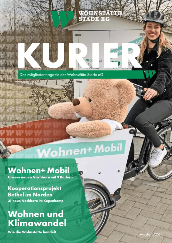 Eine lächelnde Frau mit einem Helm sitzt auf einem dreirädrigen Lastenfahrrad mit einem abgedeckten Kindersitz. Im Hintergrund sind moderne Gebäude zu sehen. Der Titel der Zeitschrift lautet KURIER. Es werden verschiedene Artikelüberschriften angezeigt.